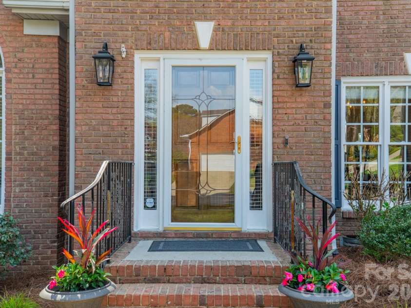 4504 Willow Croft Court, Charlotte, NC 28226.  MLS# CAR4357946, YatesRealty ID 6503. 