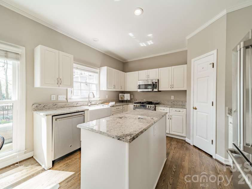 4504 Willow Croft Court, Charlotte, NC 28226.  MLS# CAR4357946, YatesRealty ID 6503. 