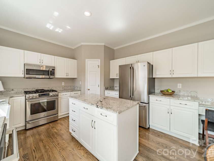 4504 Willow Croft Court, Charlotte, NC 28226.  MLS# CAR4357946, YatesRealty ID 6503. 