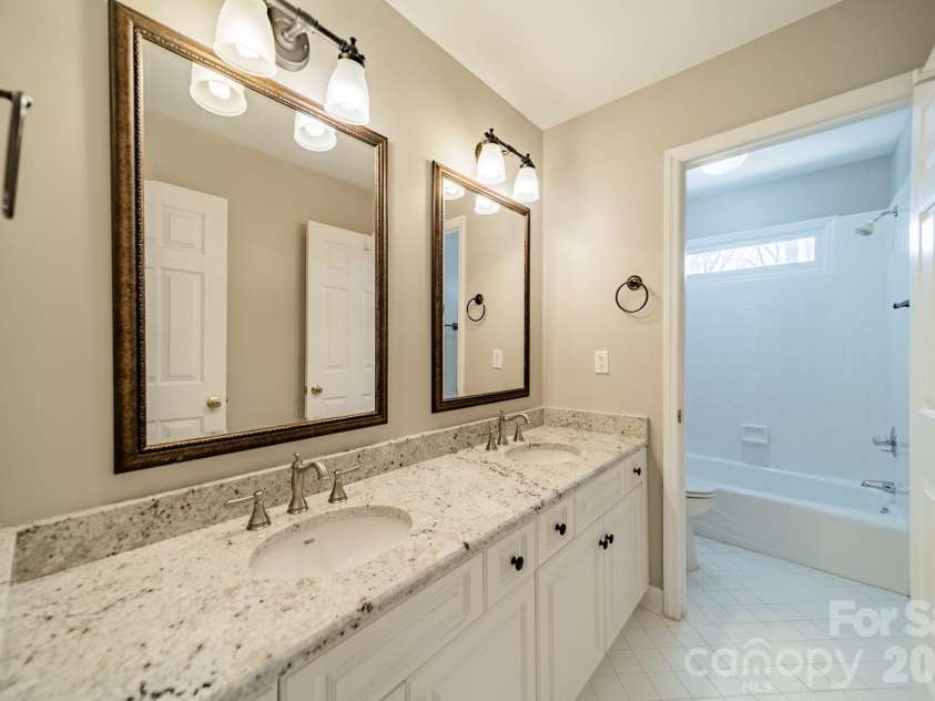 4504 Willow Croft Court, Charlotte, NC 28226.  MLS# CAR4357946, YatesRealty ID 6503. 