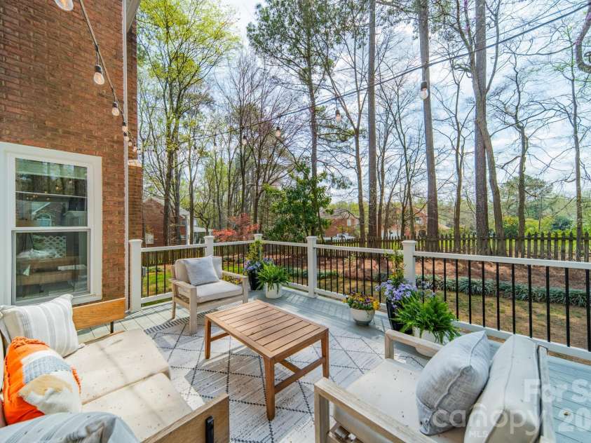 4504 Willow Croft Court, Charlotte, NC 28226.  MLS# CAR4357946, YatesRealty ID 6503. 