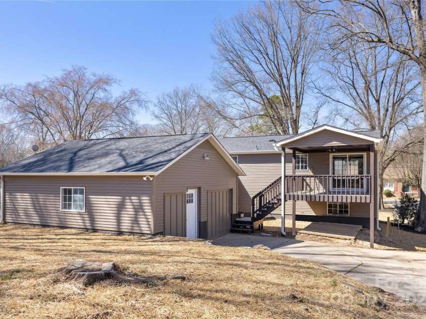 4836 Cheviot Road, Charlotte, NC 28269.  MLS# CAR4228471, YatesRealty ID 6503. Heated second living area in the back