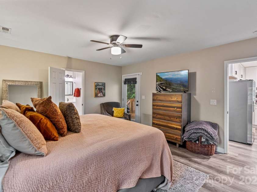 2117 Camp Greene Street, Charlotte, NC 28208.  MLS# CAR4241188, YatesRealty ID 6504. 