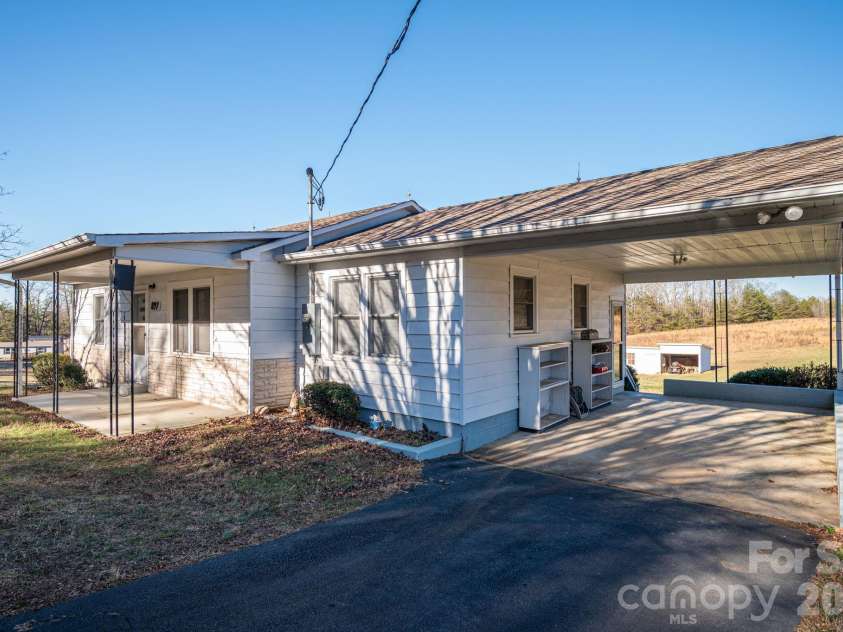 897 Calloway Road, Lincolnton, NC 28092.  MLS# CAR4329478, YatesRealty ID 6504. 