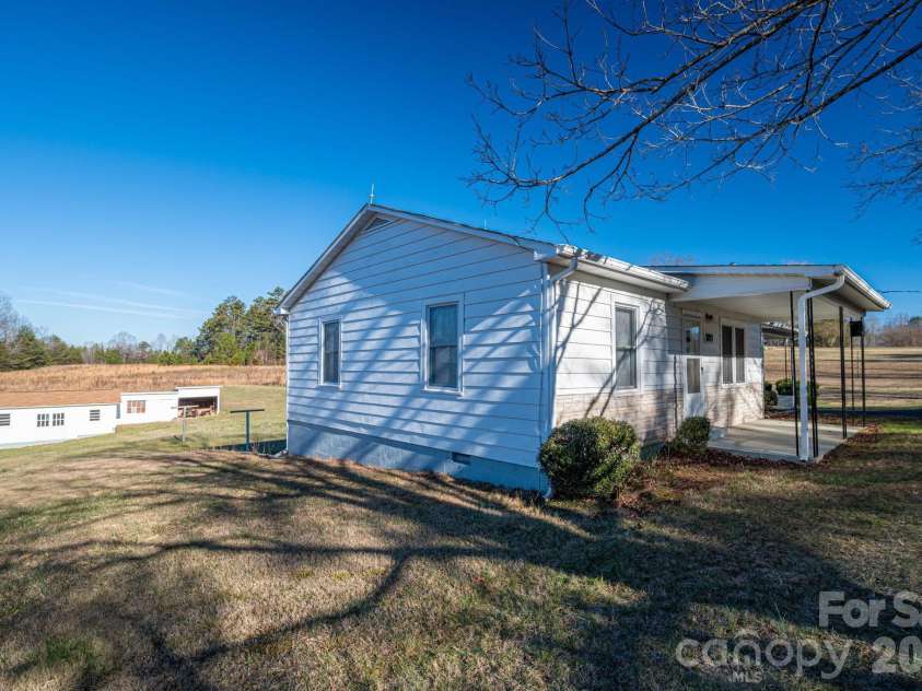 897 Calloway Road, Lincolnton, NC 28092.  MLS# CAR4329478, YatesRealty ID 6504. 