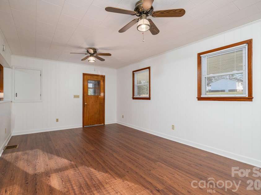 897 Calloway Road, Lincolnton, NC 28092.  MLS# CAR4329478, YatesRealty ID 6504. Den
