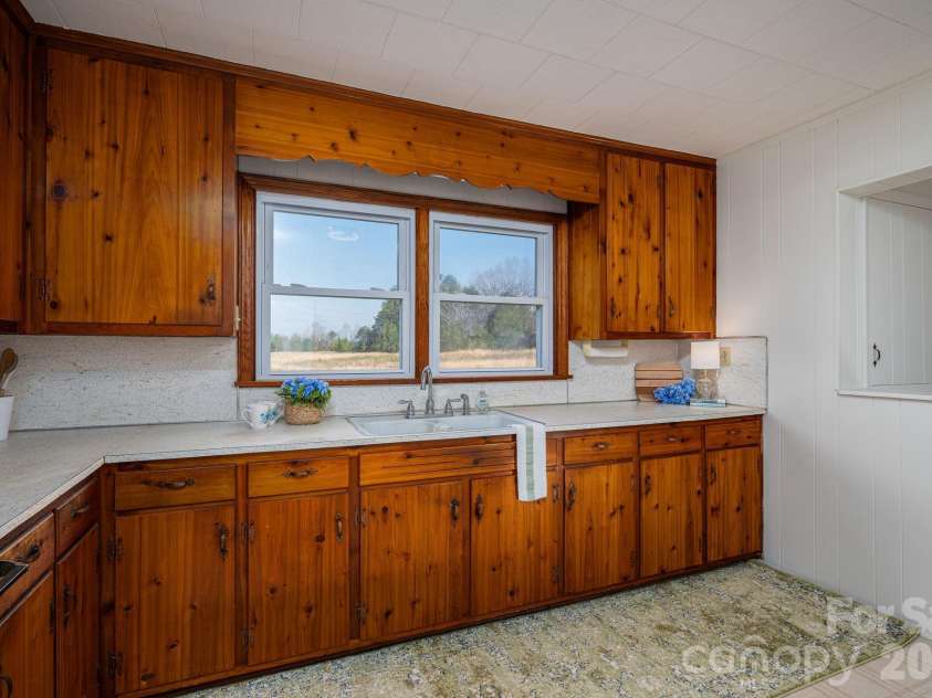 897 Calloway Road, Lincolnton, NC 28092.  MLS# CAR4329478, YatesRealty ID 6504. Kitchen