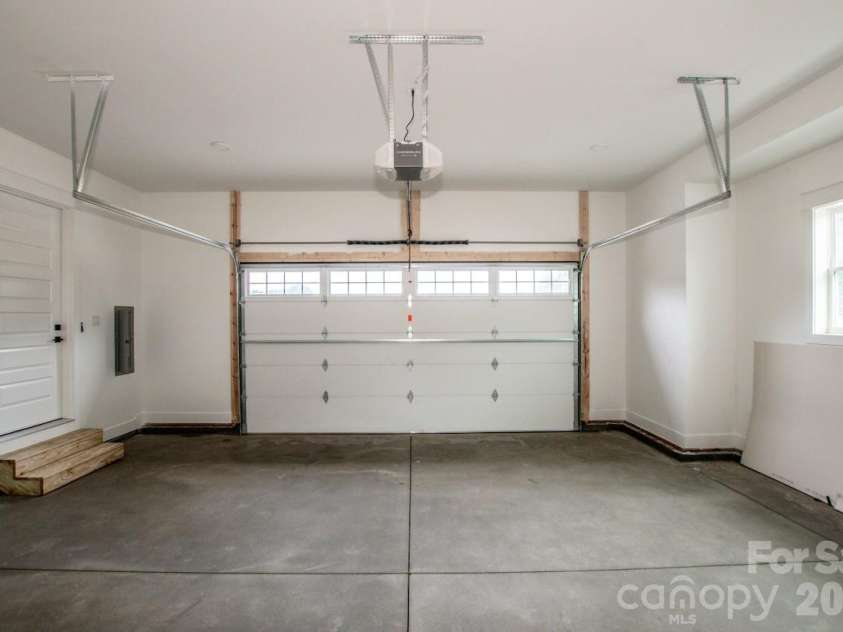 130 Mcneil Lane, Mooresville, NC 28117.  MLS# CAR4353070, YatesRealty ID 6506. 