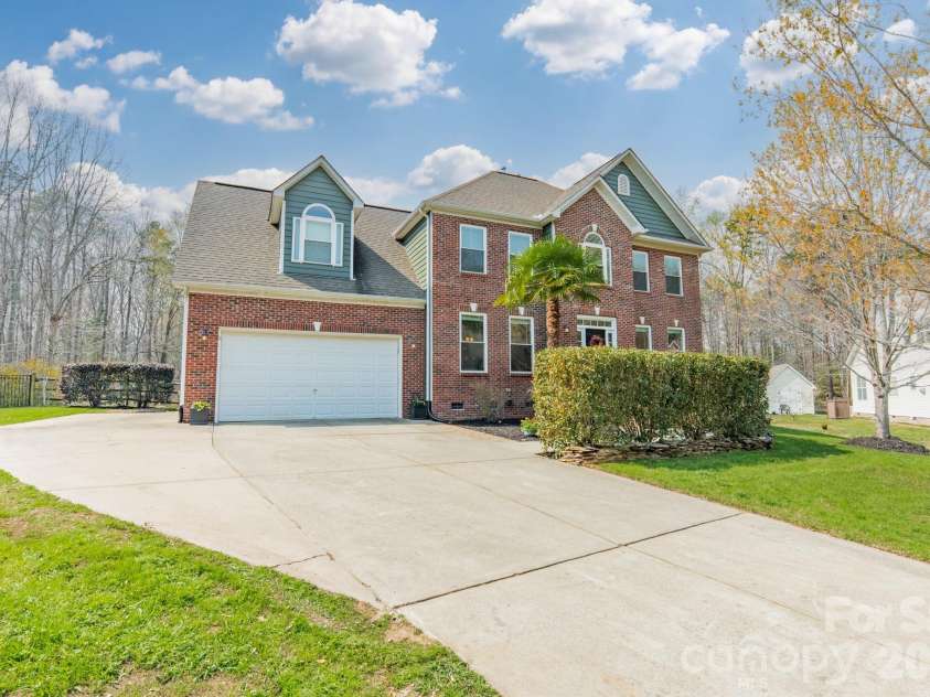 149 EdgeHill Drive, Fort Mill, SC 29715.  MLS# CAR4359843, YatesRealty ID 6507. 