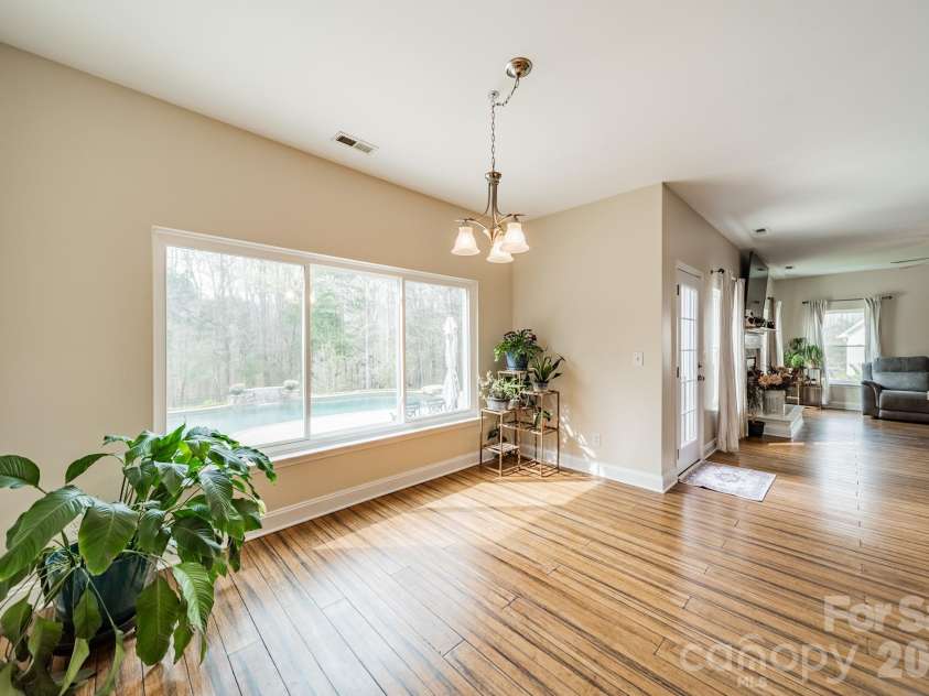 149 EdgeHill Drive, Fort Mill, SC 29715.  MLS# CAR4359843, YatesRealty ID 6507. Breakfast area