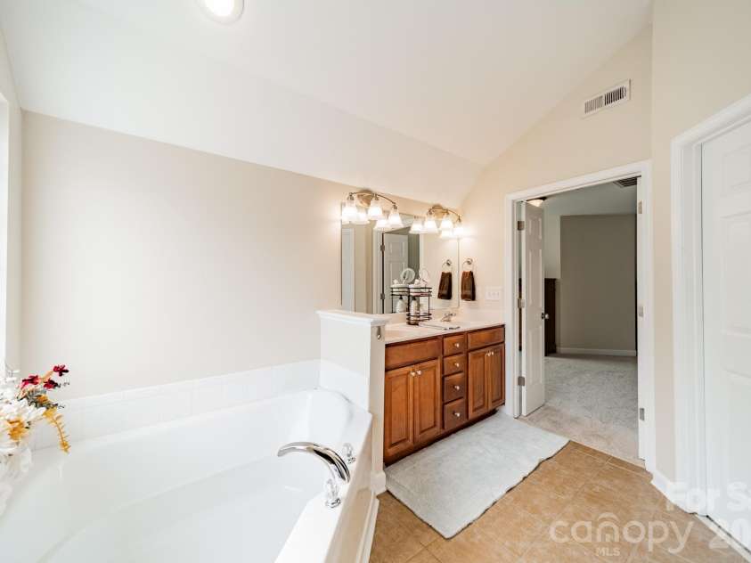 149 EdgeHill Drive, Fort Mill, SC 29715.  MLS# CAR4359843, YatesRealty ID 6507. Primary bathroom