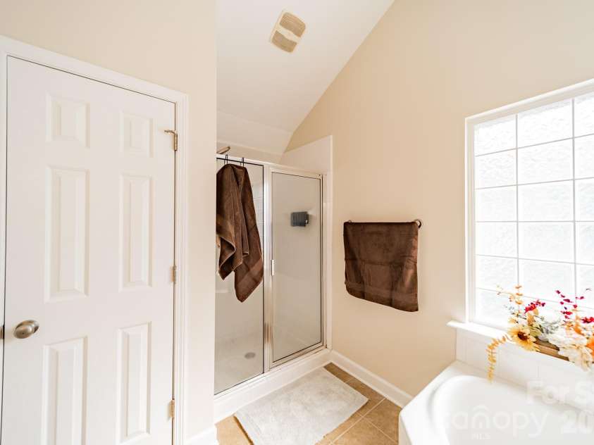 149 EdgeHill Drive, Fort Mill, SC 29715.  MLS# CAR4359843, YatesRealty ID 6507. Primary bathroom
