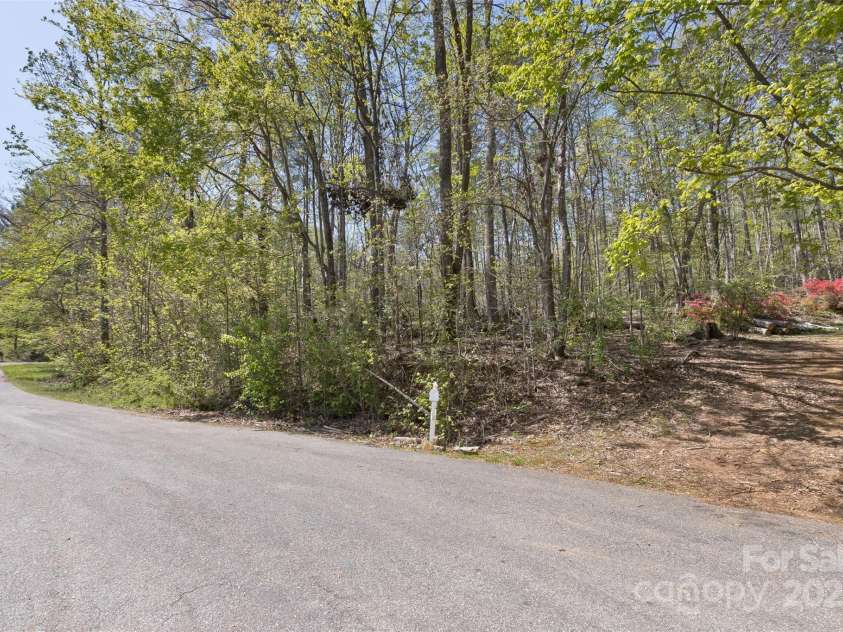3474 Crestwood Drive, Morganton, NC 28655.  MLS# CAR4245149, YatesRealty ID 6508. Next door is a separate building lot of 0.77 acre.