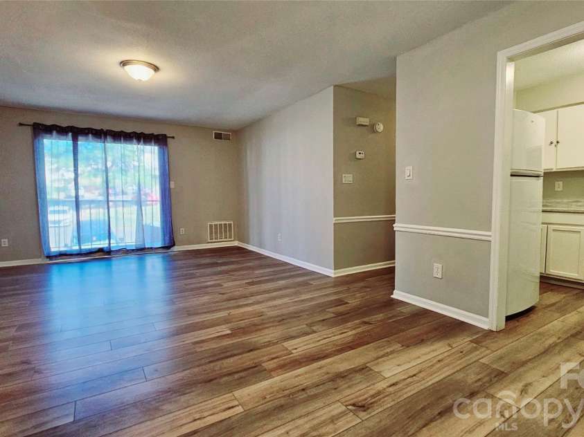 7984 Shady Oak Trail, Charlotte, NC 28210.  MLS# CAR4398216, YatesRealty ID 6509. 