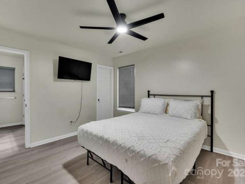 2030 Vinton Street, Charlotte, NC 28216.  MLS# CAR4290826, YatesRealty ID 651. 