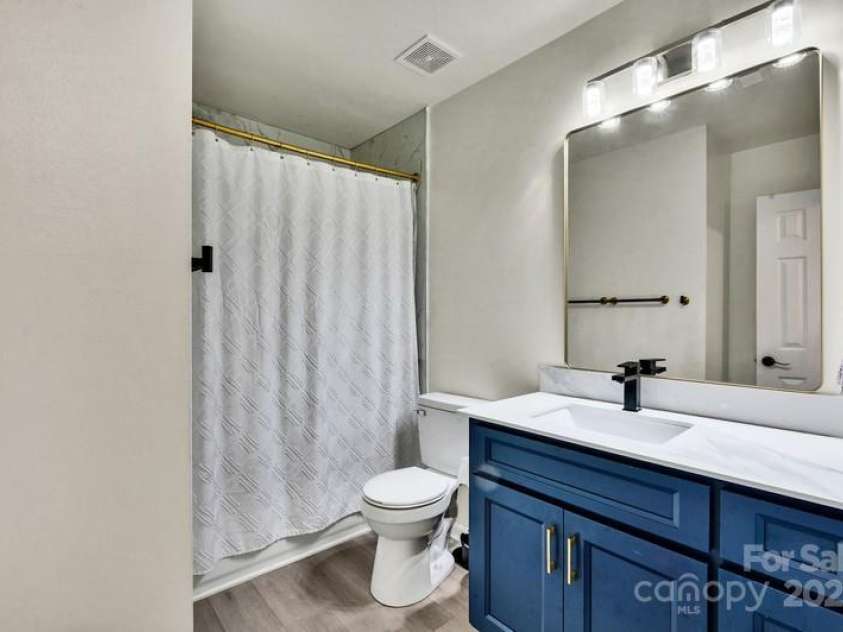 2030 Vinton Street, Charlotte, NC 28216.  MLS# CAR4290826, YatesRealty ID 651. 