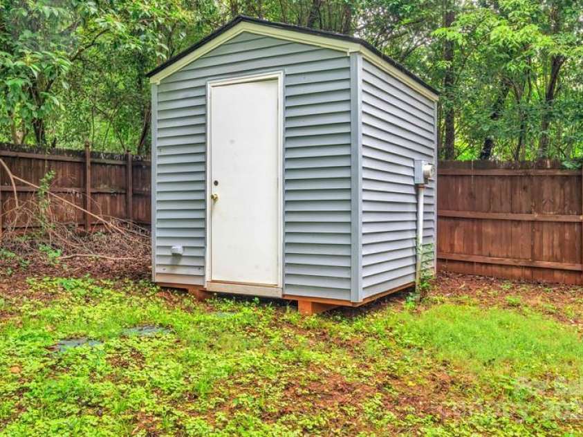 2030 Vinton Street, Charlotte, NC 28216.  MLS# CAR4290826, YatesRealty ID 651. 