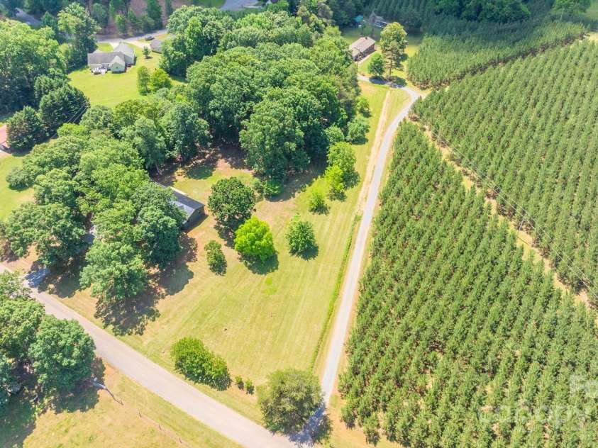 155 Mcallister Road, Statesville, NC 28625.  MLS# CAR4273725, YatesRealty ID 6510. 