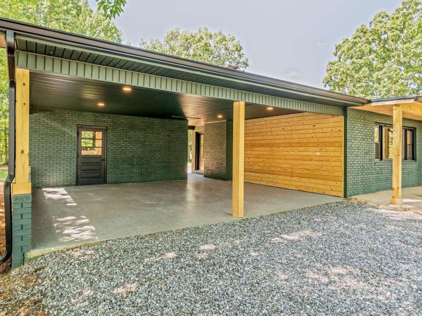 155 Mcallister Road, Statesville, NC 28625.  MLS# CAR4273725, YatesRealty ID 6510. 