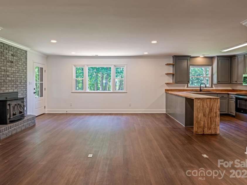 155 Mcallister Road, Statesville, NC 28625.  MLS# CAR4273725, YatesRealty ID 6510. 