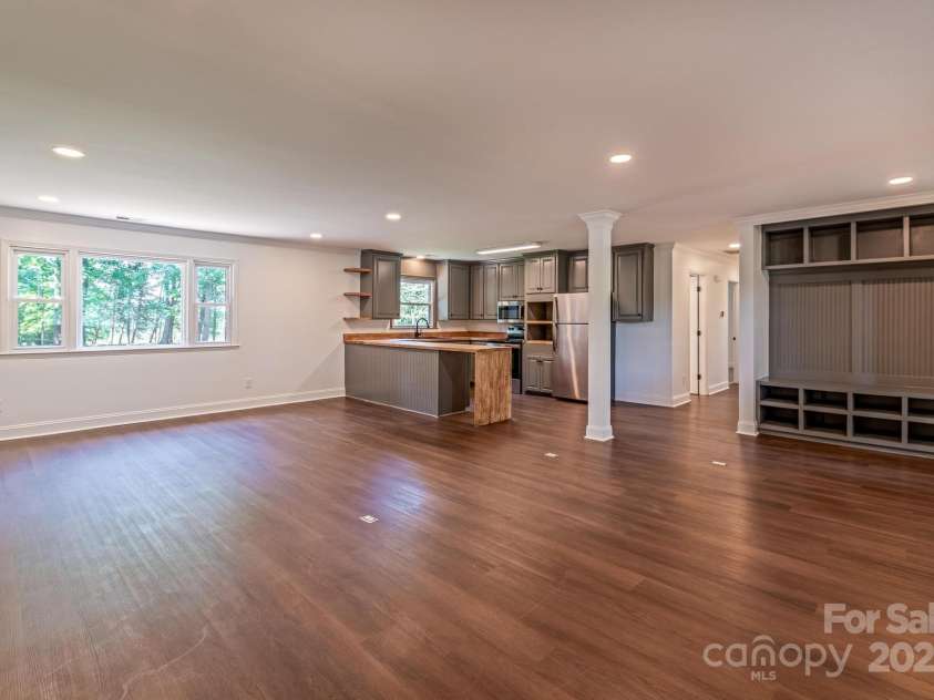155 Mcallister Road, Statesville, NC 28625.  MLS# CAR4273725, YatesRealty ID 6510. 