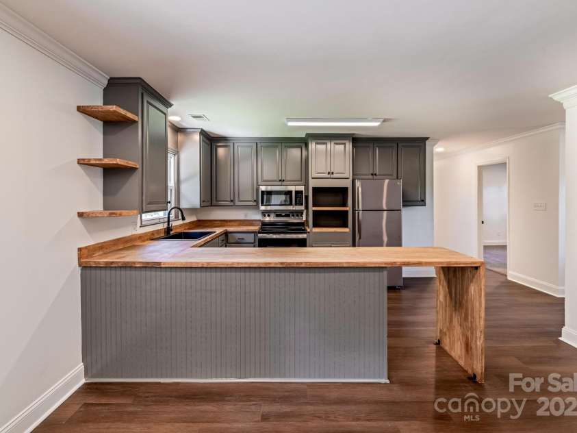 155 Mcallister Road, Statesville, NC 28625.  MLS# CAR4273725, YatesRealty ID 6510. 