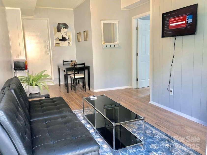 9404 Robert Burns Court, Charlotte, NC 28213.  MLS# CAR4245517, YatesRealty ID 6511. 