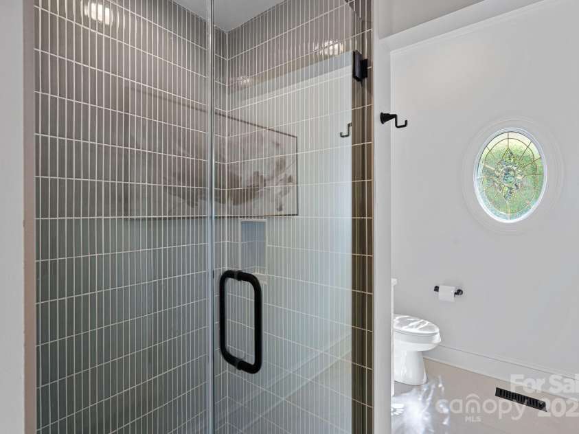 115 Jade Spring Court, Mooresville, NC 28117.  MLS# CAR4239808, YatesRealty ID 6512. Brand New Full Bath