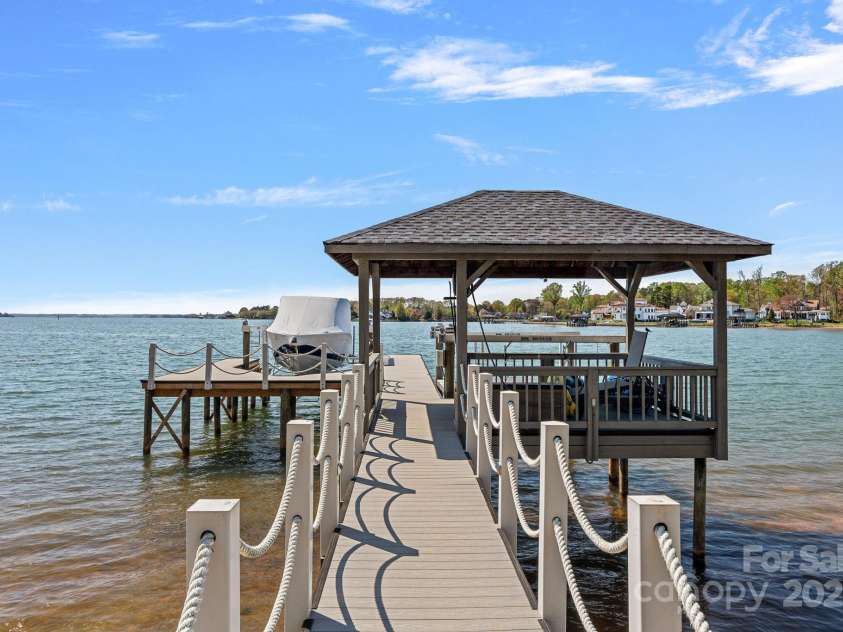 115 Jade Spring Court, Mooresville, NC 28117.  MLS# CAR4239808, YatesRealty ID 6512. Dock with Sitting Area