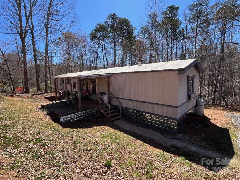 127 Squirrel Hollow Drive, Marion, NC 28752.  MLS# CAR4237807, YatesRealty ID 6513. 