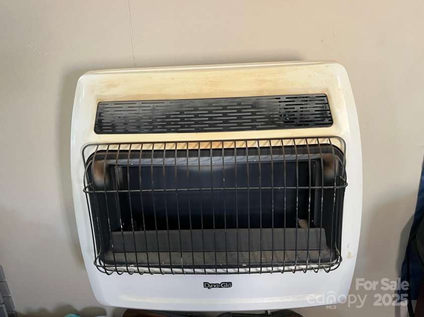 127 Squirrel Hollow Drive, Marion, NC 28752.  MLS# CAR4237807, YatesRealty ID 6513. 