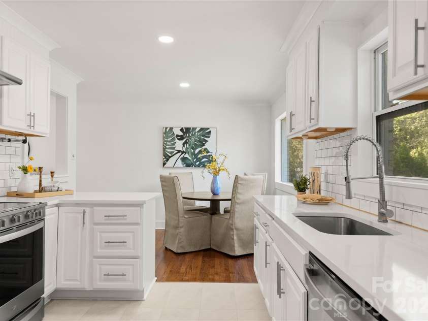 5100 White Oak Road, Charlotte, NC 28210.  MLS# CAR4361627, YatesRealty ID 6514. 