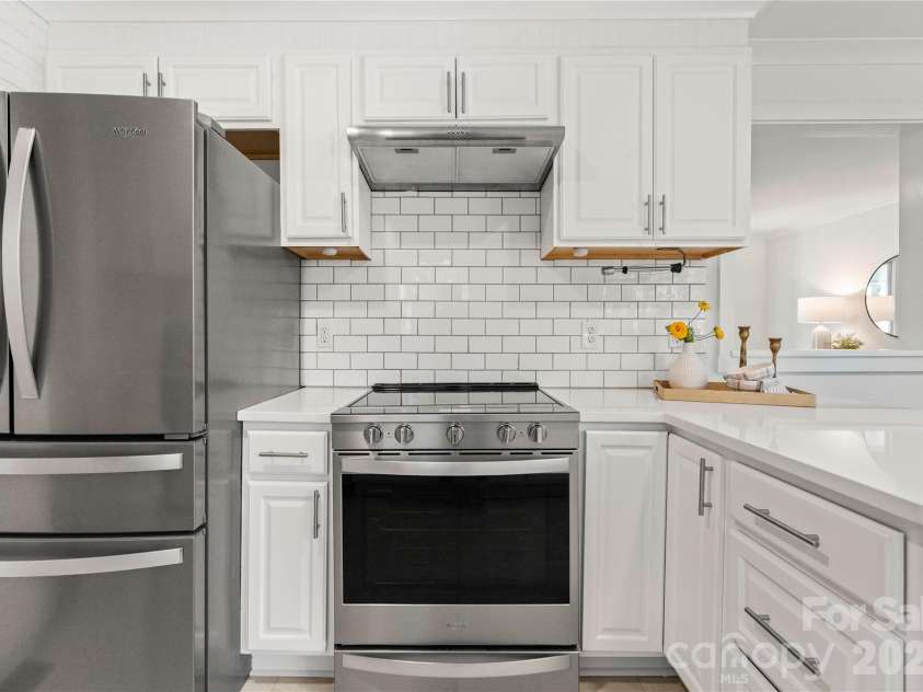 5100 White Oak Road, Charlotte, NC 28210.  MLS# CAR4361627, YatesRealty ID 6514. 