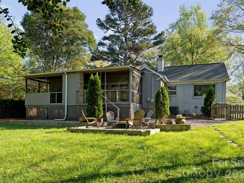 5100 White Oak Road, Charlotte, NC 28210.  MLS# CAR4361627, YatesRealty ID 6514. 