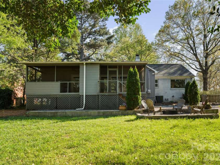 5100 White Oak Road, Charlotte, NC 28210.  MLS# CAR4361627, YatesRealty ID 6514. 