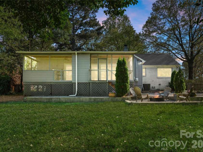 5100 White Oak Road, Charlotte, NC 28210.  MLS# CAR4361627, YatesRealty ID 6514. 