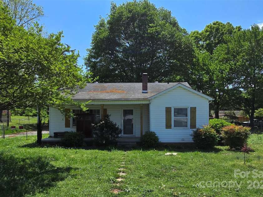 2607 Lowell Road, Gastonia, NC 28054.  MLS# CAR4245113, YatesRealty ID 6515. Front