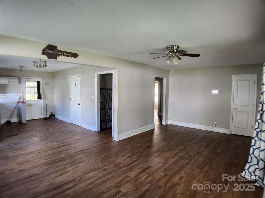 2607 Lowell Road, Gastonia, NC 28054.  MLS# CAR4245113, YatesRealty ID 6515. Living Room - Kitchen