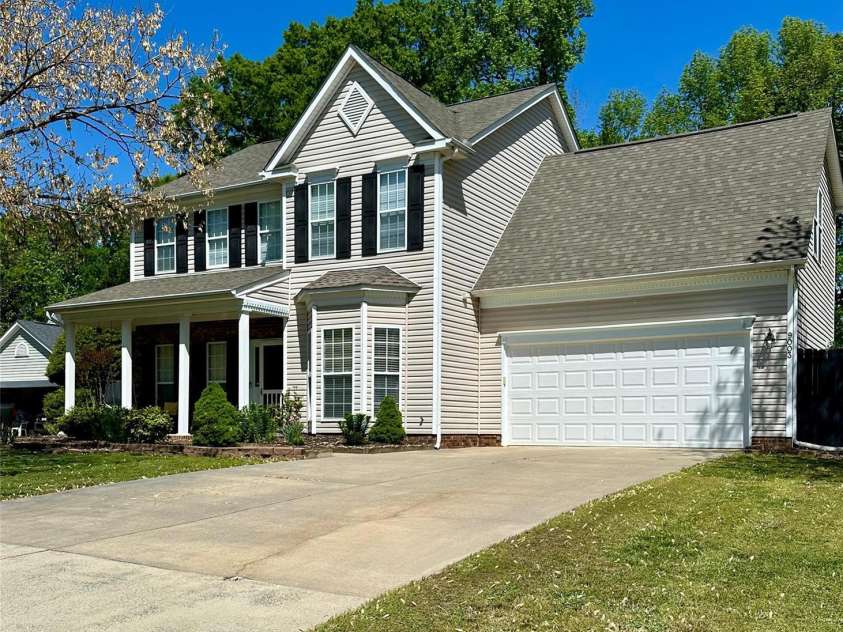 9003 Brad Court, Matthews, NC 28104.  MLS# CAR4246205, YatesRealty ID 6517. 