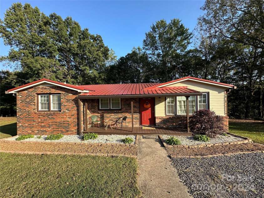 2346 Timberland Hills Drive, Newton, NC 28658.  MLS# CAR4189853, YatesRealty ID 6518. 