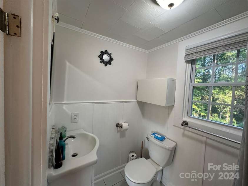 2346 Timberland Hills Drive, Newton, NC 28658.  MLS# CAR4189853, YatesRealty ID 6518. 