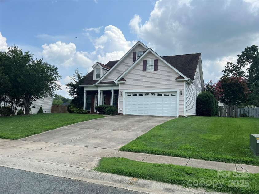 4817 Mossy Cup Lane, Monroe, NC 28110.  MLS# CAR4165542, YatesRealty ID 6519. Welcome home!