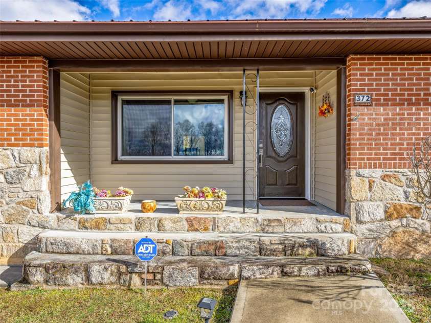 372 Hamilton Road, Penrose, NC 28766.  MLS# CAR4208637, YatesRealty ID 652. 