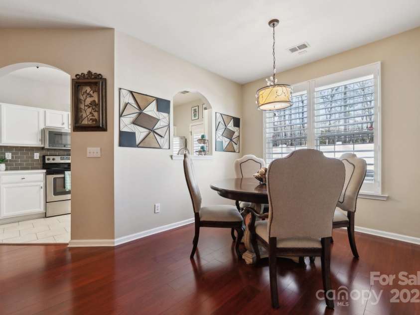 7122 Abbotts Glen Drive, Charlotte, NC 28212.  MLS# CAR4206814, YatesRealty ID 6520. 