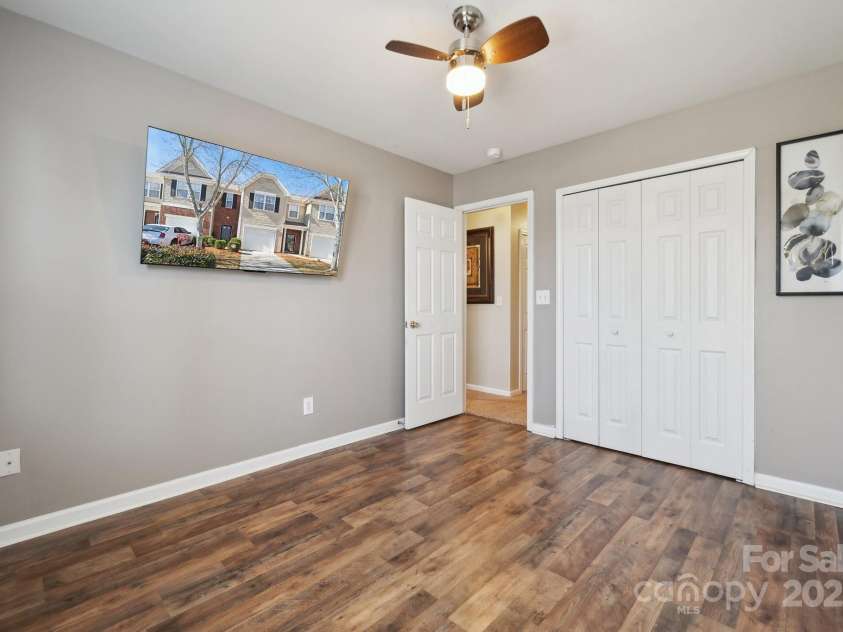 7122 Abbotts Glen Drive, Charlotte, NC 28212.  MLS# CAR4206814, YatesRealty ID 6520. 