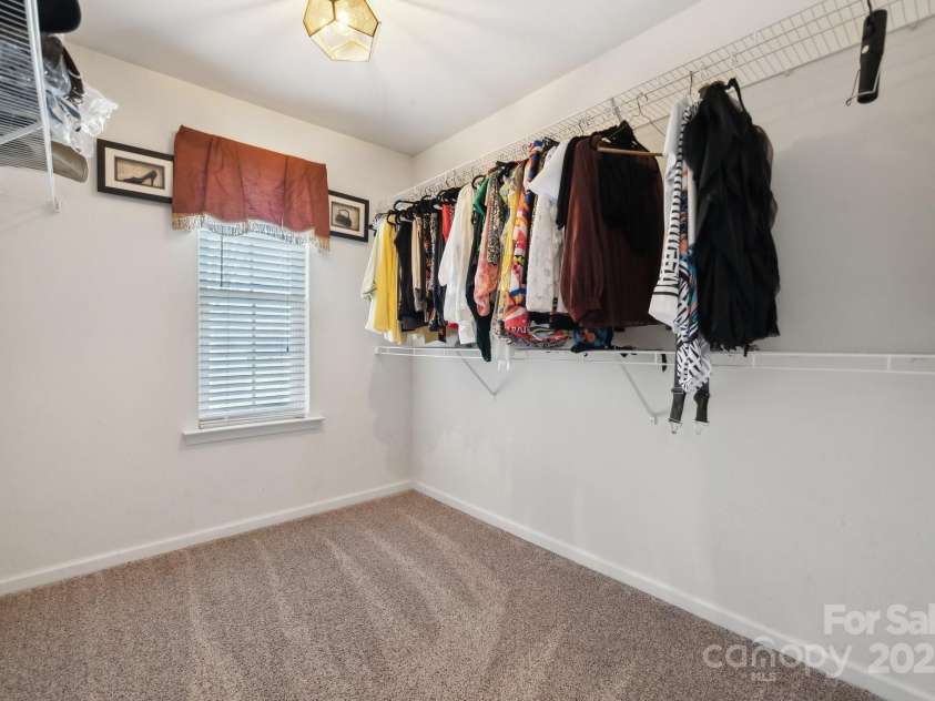 7122 Abbotts Glen Drive, Charlotte, NC 28212.  MLS# CAR4206814, YatesRealty ID 6520. 