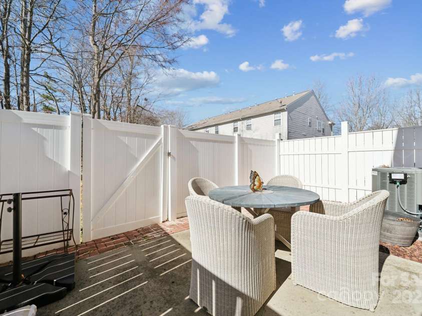 7122 Abbotts Glen Drive, Charlotte, NC 28212.  MLS# CAR4206814, YatesRealty ID 6520. 