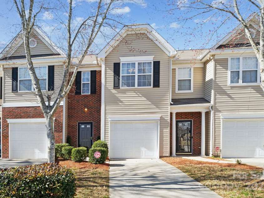 7122 Abbotts Glen Drive, Charlotte, NC 28212.  MLS# CAR4206814, YatesRealty ID 6520. 
