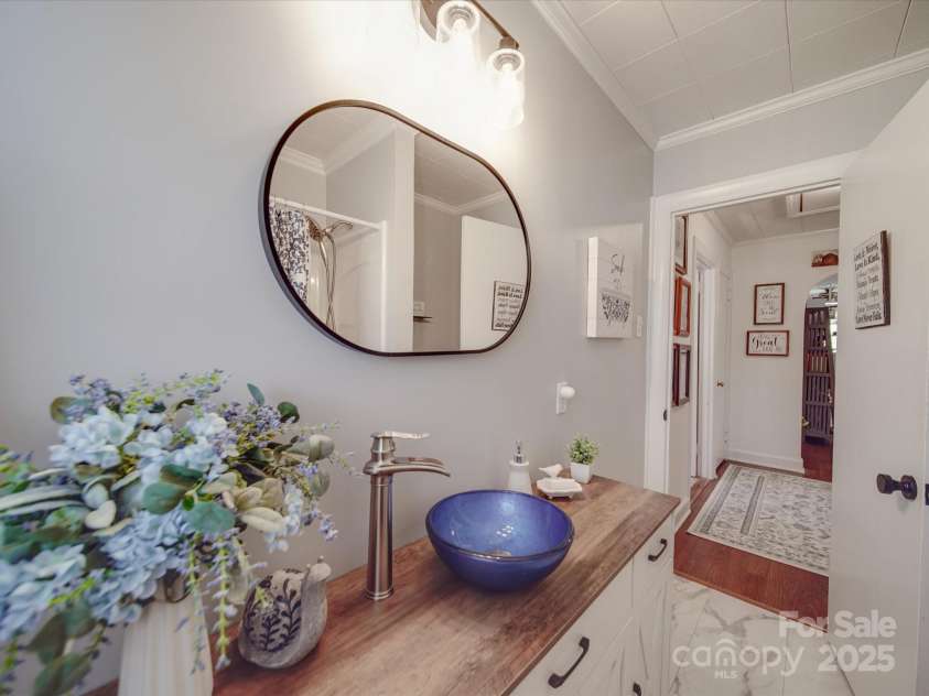 4450 Flowes Store Road, Concord, NC 28025.  MLS# CAR4231594, YatesRealty ID 6521. Bathroom