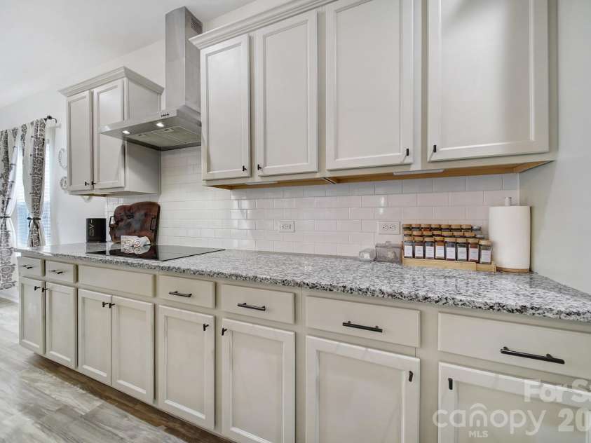 318 Redberry Court, York, SC 29745.  MLS# CAR4344142, YatesRealty ID 6522. Kitchen